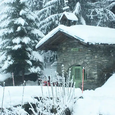 Ferme Saint-aubin סנט-פואה-טארונטז
